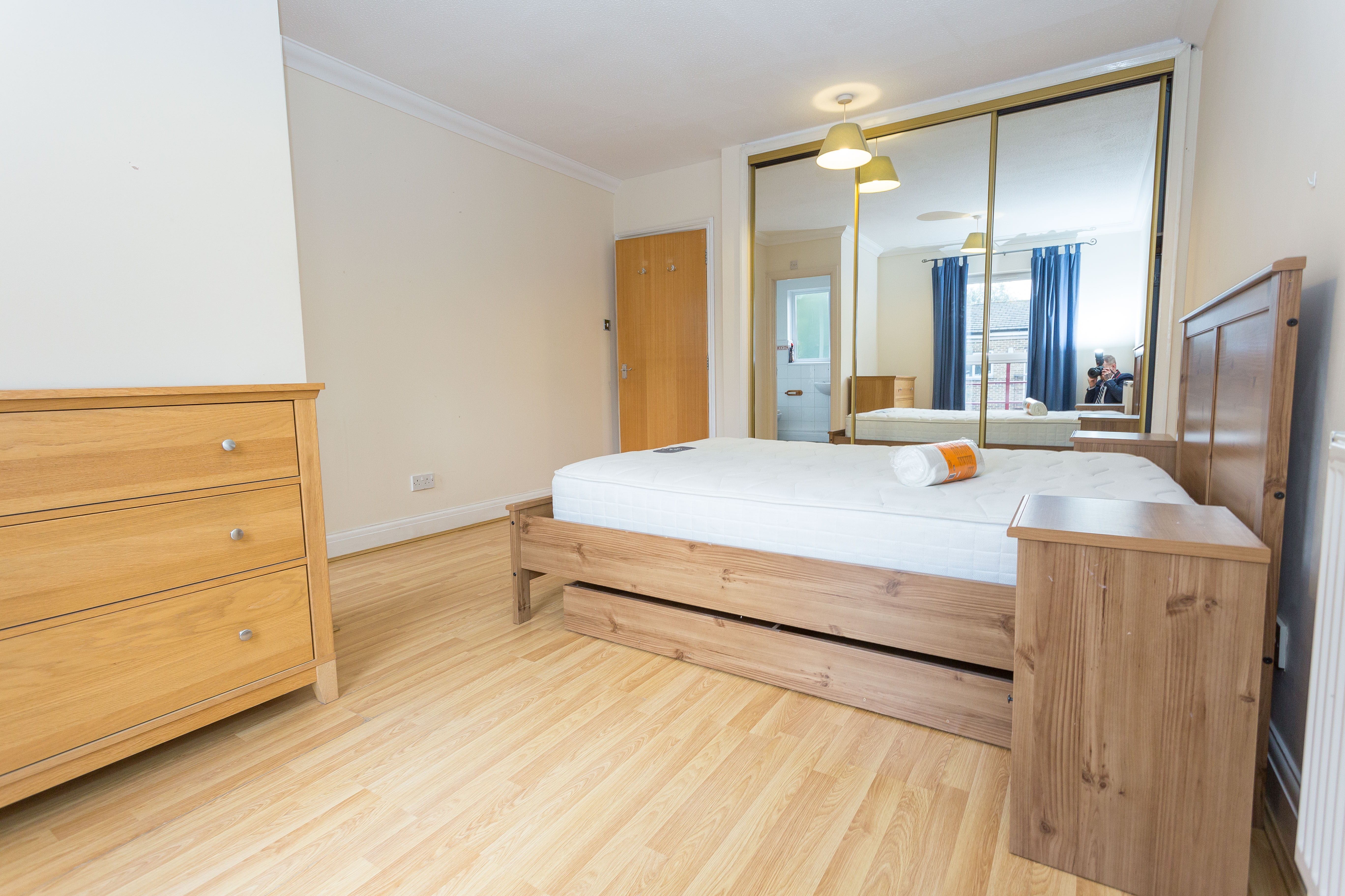 Surrey Quays, London, Greater London, SE16 Image 6