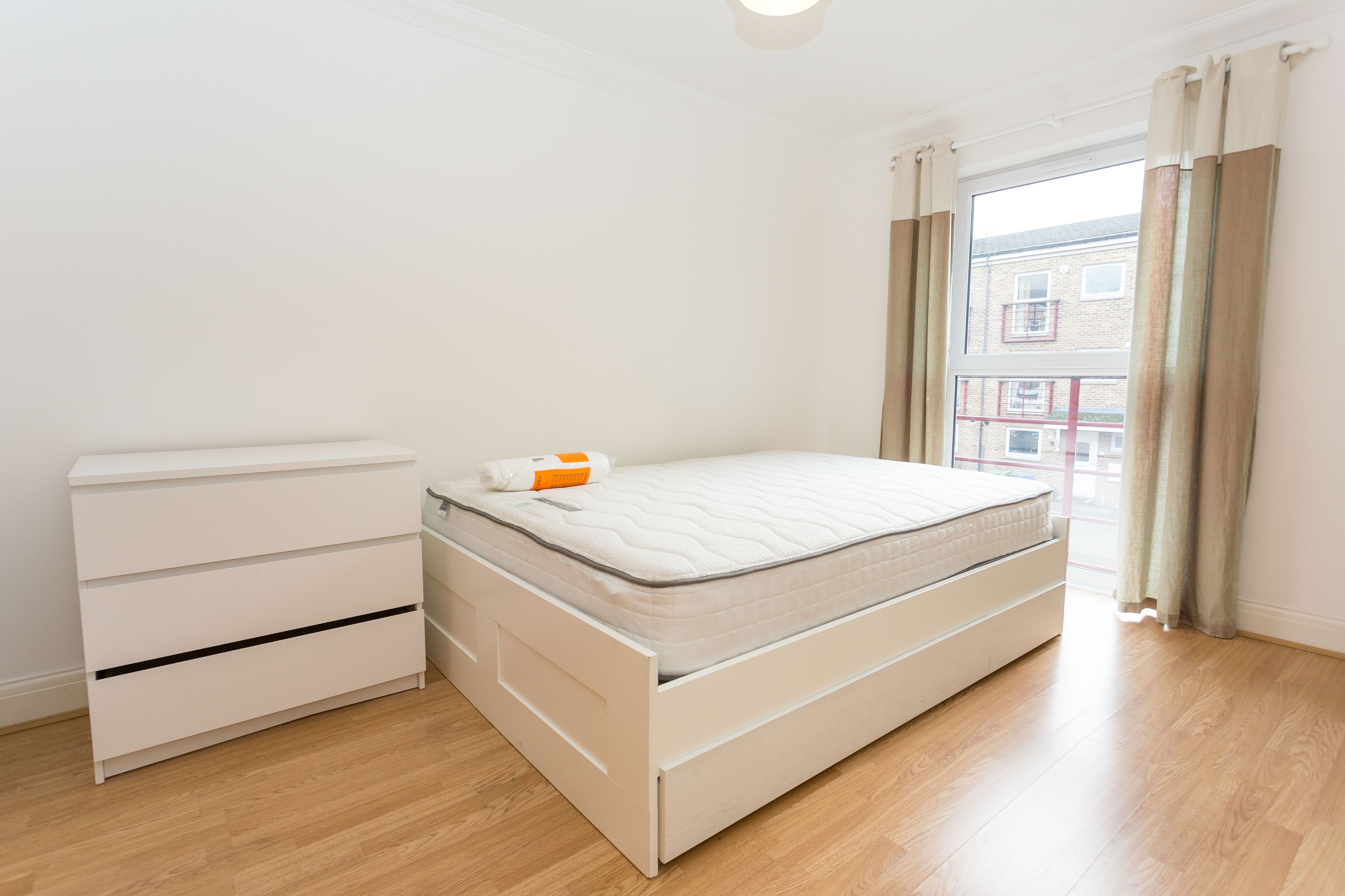 Surrey Quays, London, Greater London, SE16 Image 11