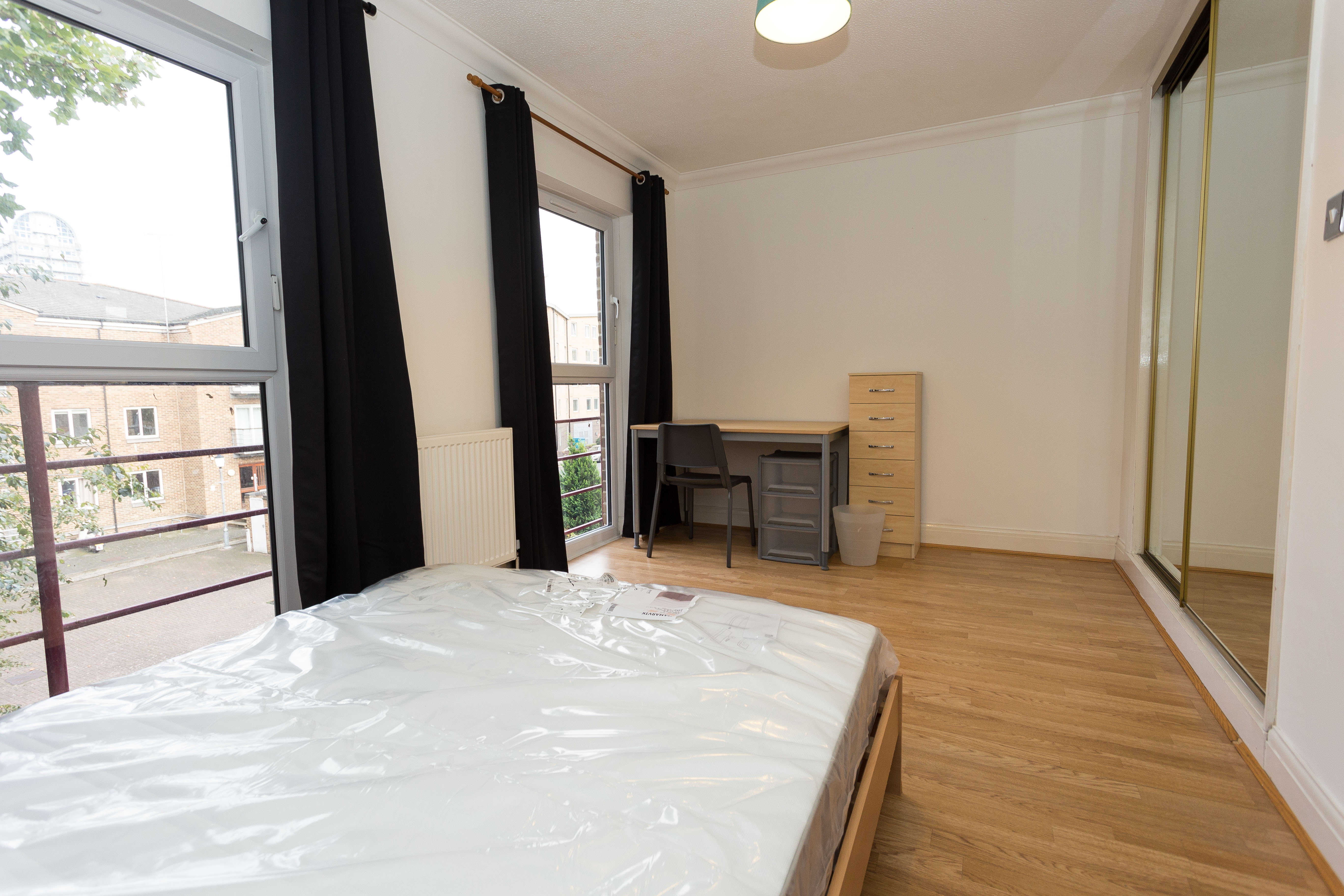 Surrey Quays, London, Greater London, SE16 Image 16