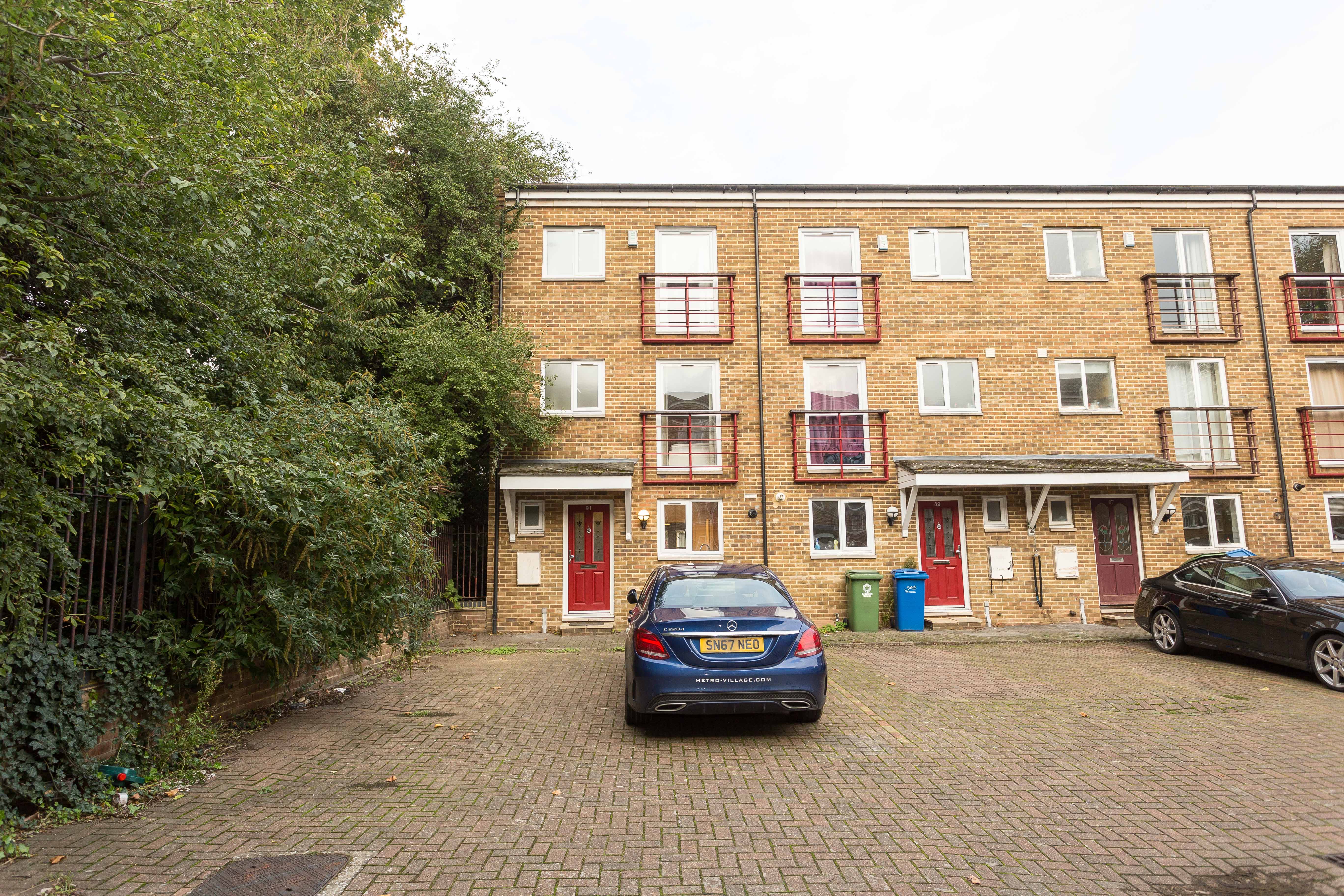 Surrey Quays, London, Greater London, SE16 Image 1