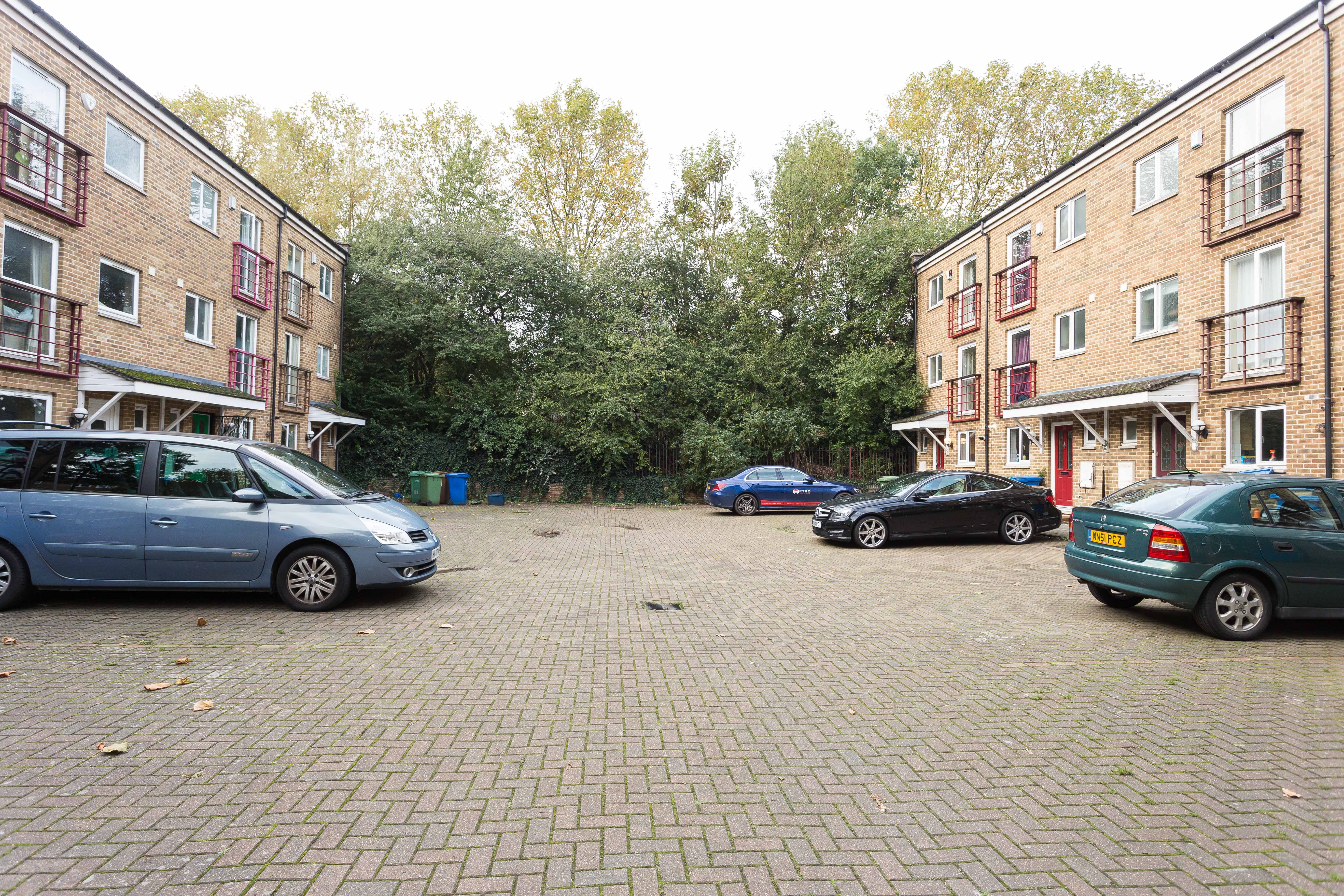 Surrey Quays, London, Greater London, SE16 Image 20