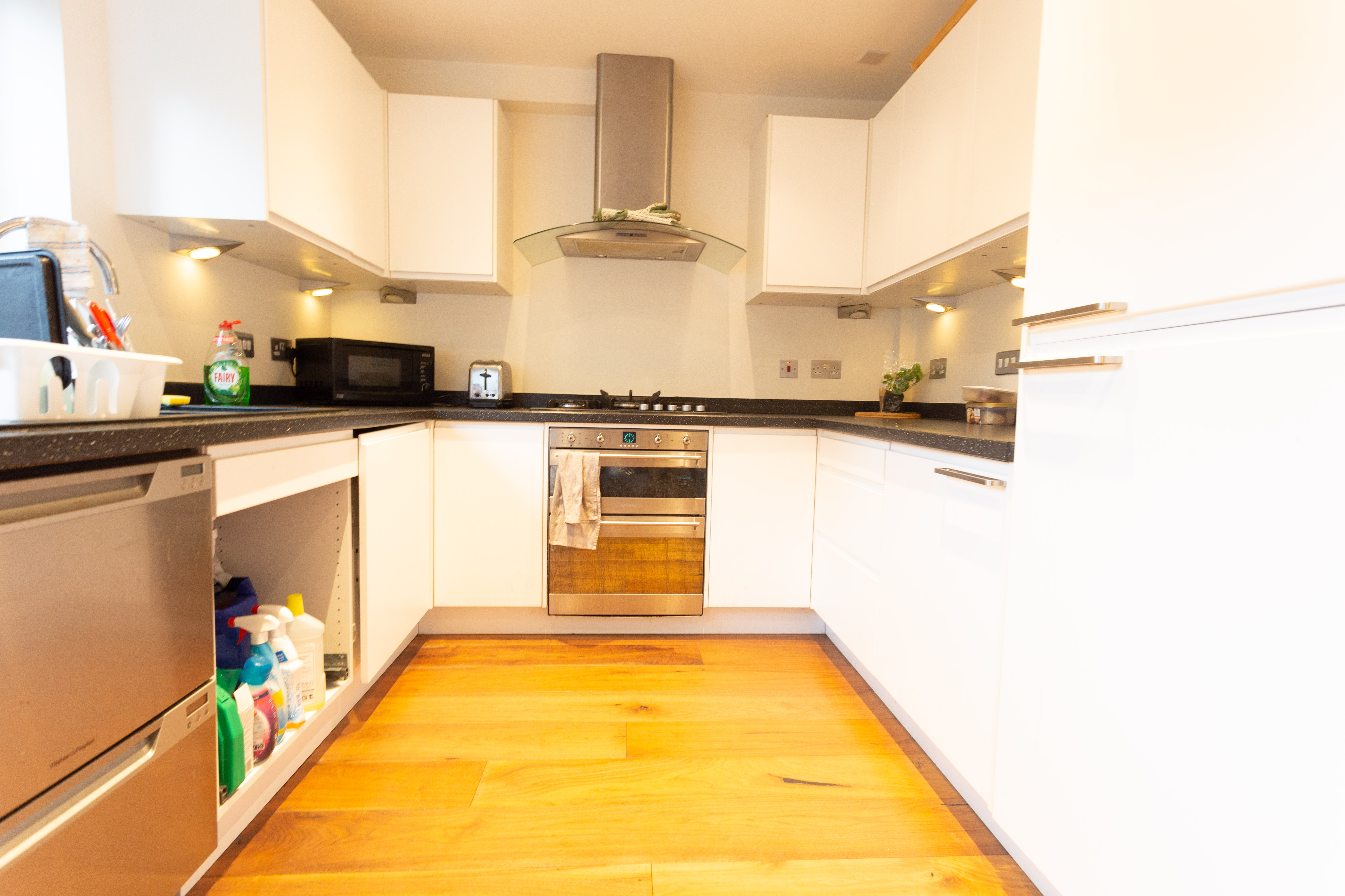 Rotherhithe, Surrey Quays, London, Greater London, SE16 Image 1