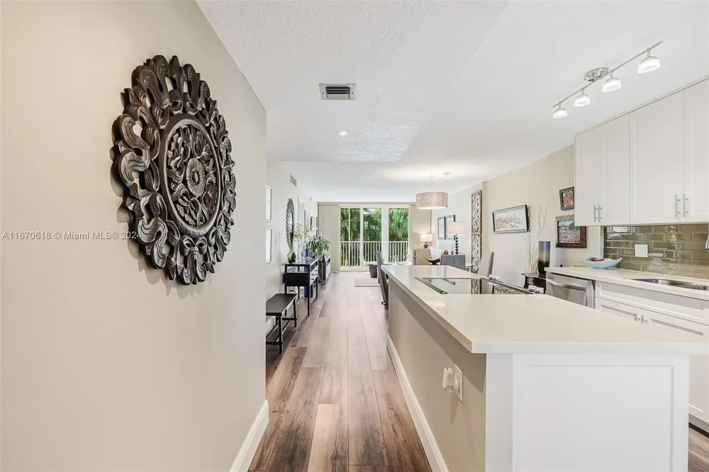 250 Jacaranda Dr, Plantation, FL 33324