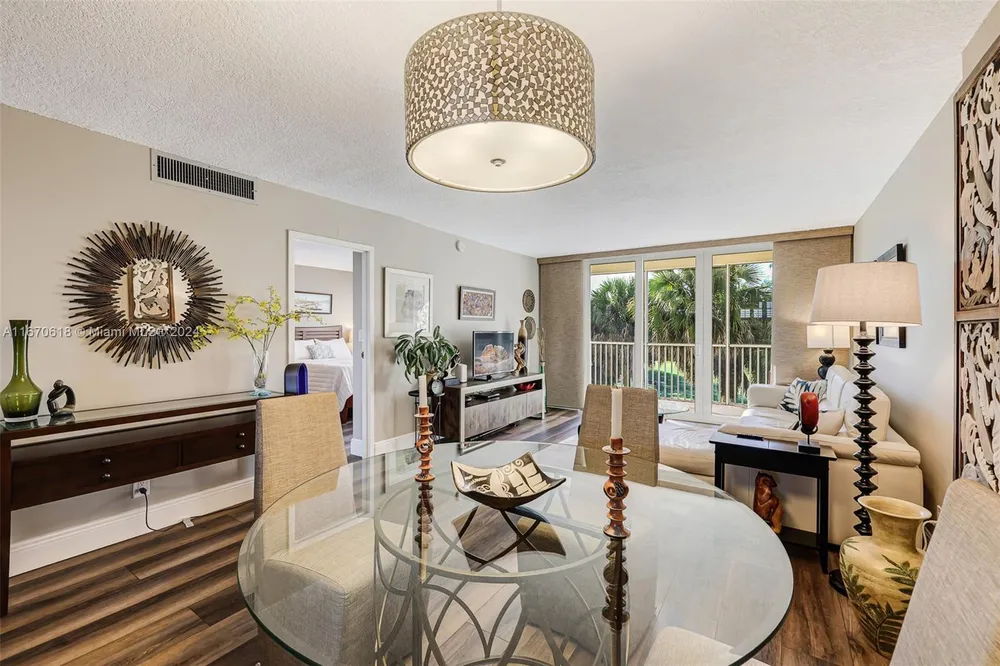 250 Jacaranda Dr, Plantation, FL 33324