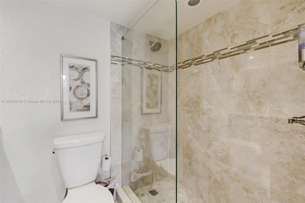 250 Jacaranda Dr, Plantation, FL 33324