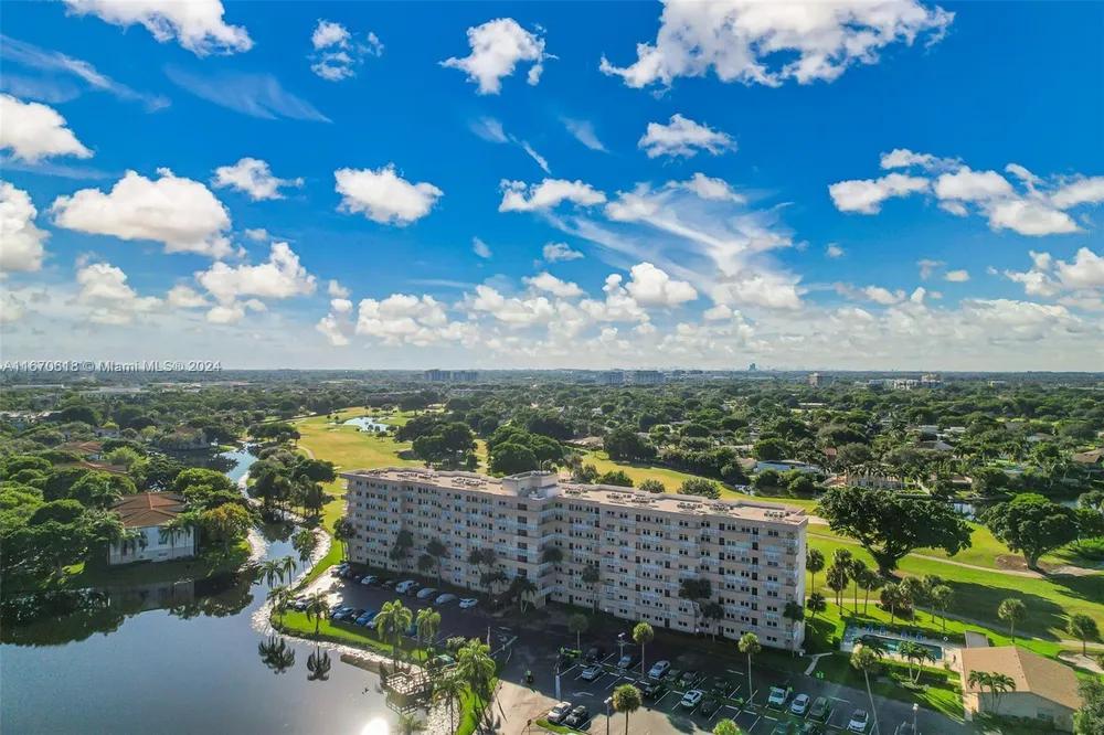 250 Jacaranda Dr, Plantation, FL 33324