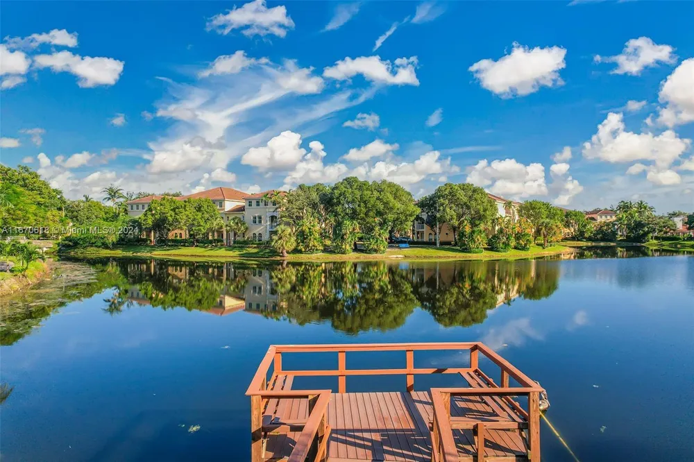 250 Jacaranda Dr, Plantation, FL 33324