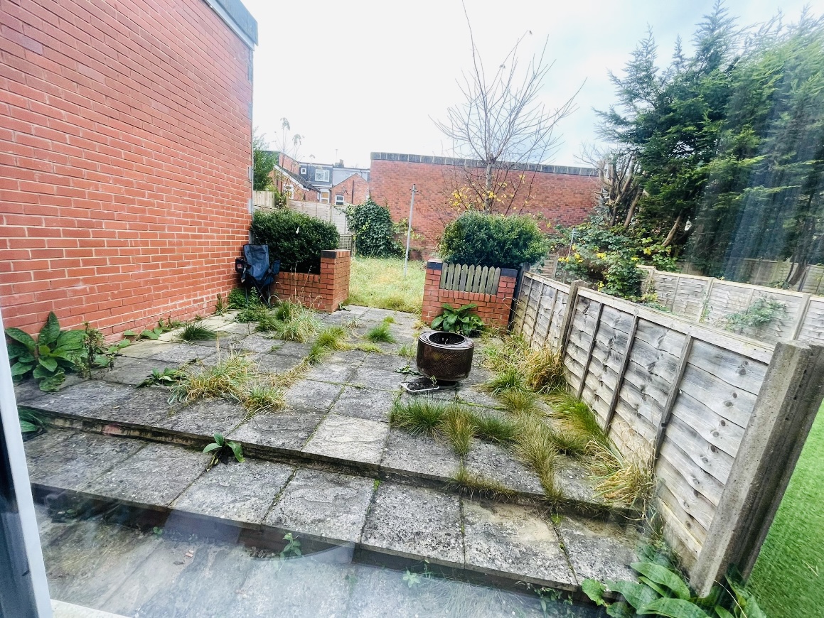 200 Tiverton Road  Image 8