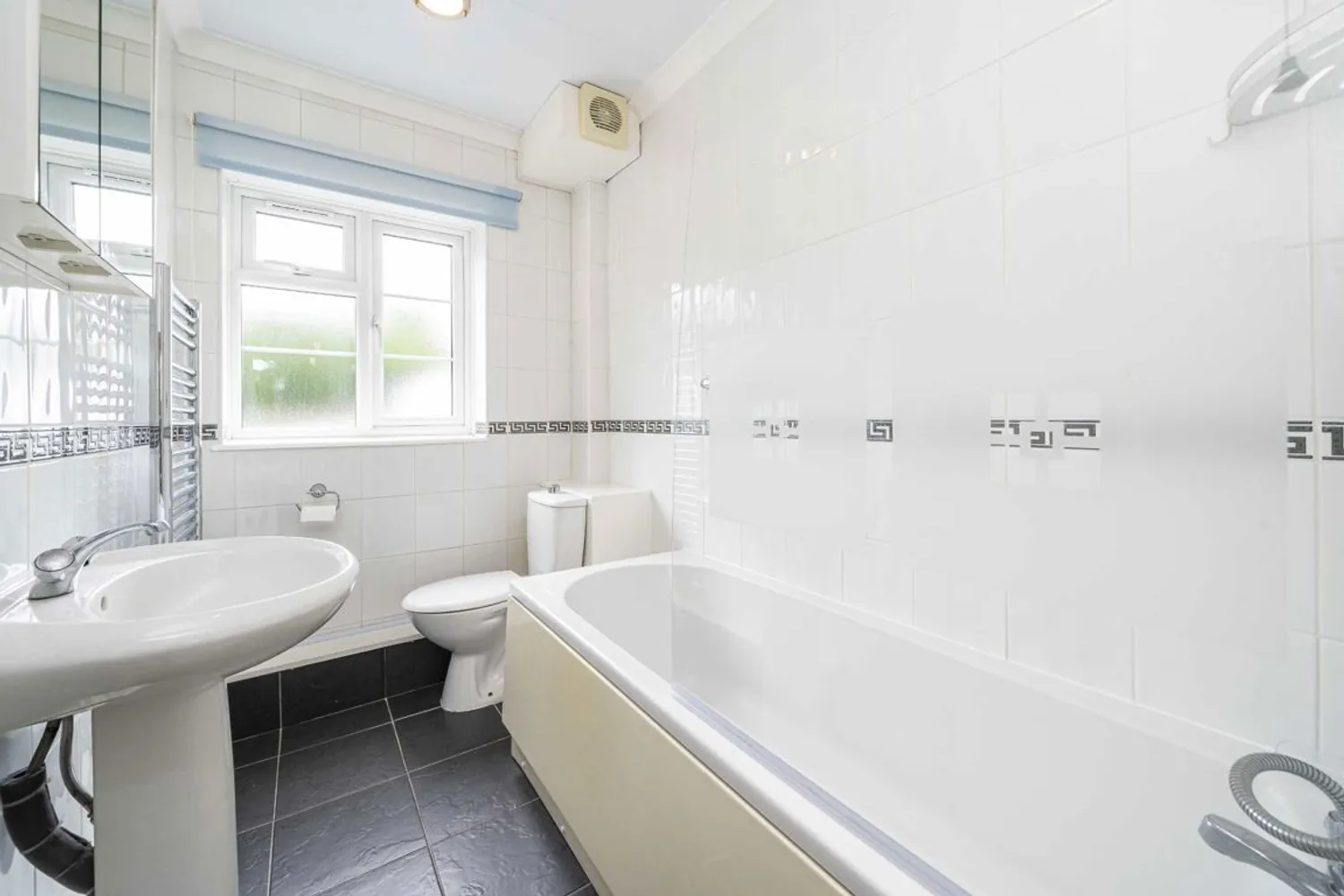 Arlington Lodge, Weybridge, KT13 photo 5