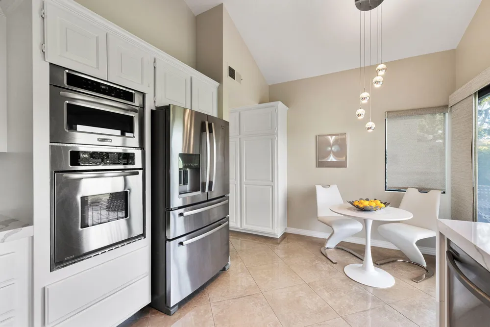 206 Ranch View Circle, Palm Desert, CA 92211