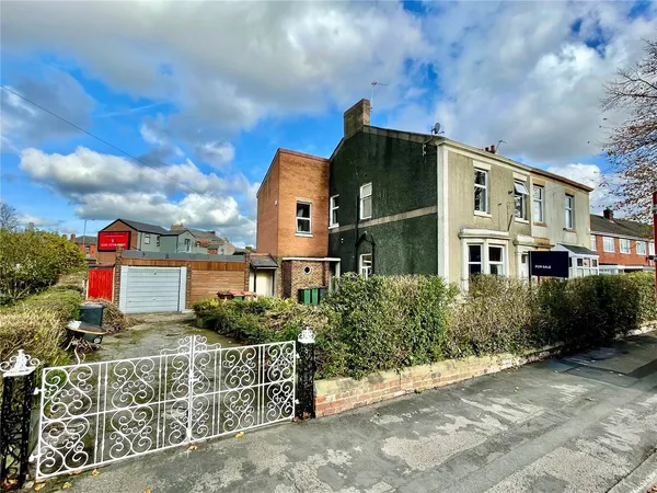 Waterloo Road, Ashton-on-Ribble, Pres...