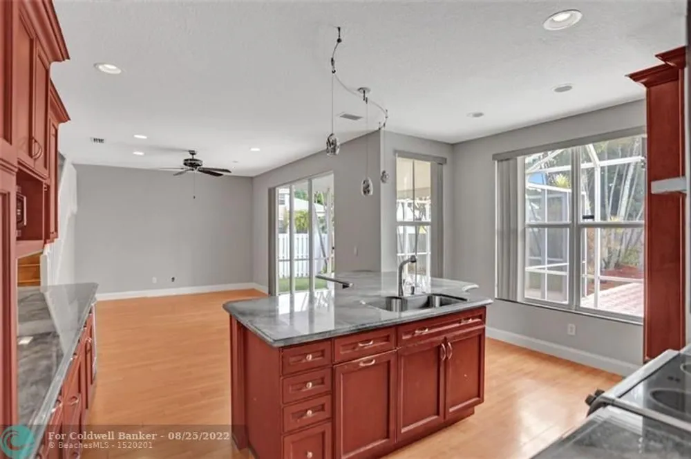 5501 NW 54th Ln, Coconut Creek, FL 33073