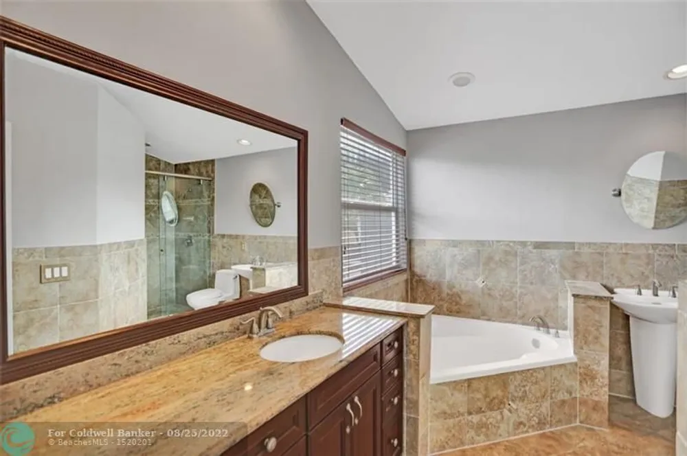 5501 NW 54th Ln, Coconut Creek, FL 33073