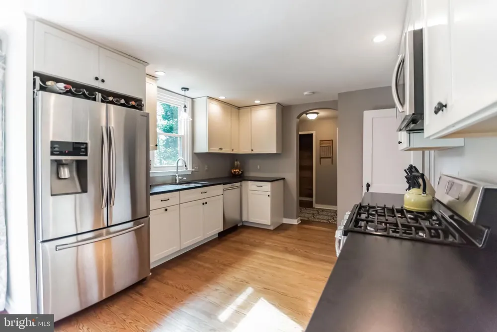 402 W Garden Rd, Oreland, PA 19075