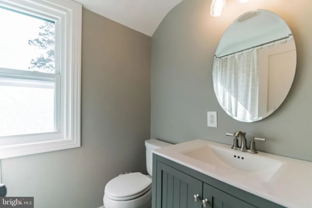 402 W Garden Rd, Oreland, PA 19075