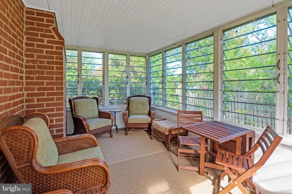 402 W Garden Rd, Oreland, PA 19075