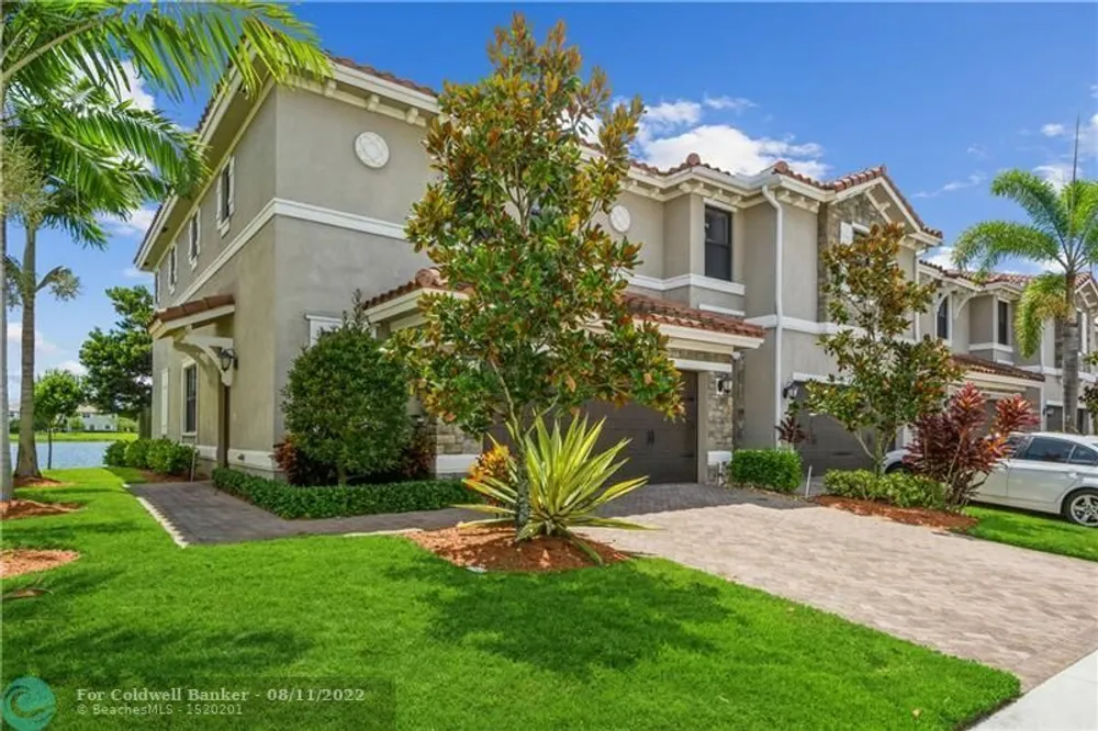 8452 Lake Majesty Ln, Parkland, FL 33076