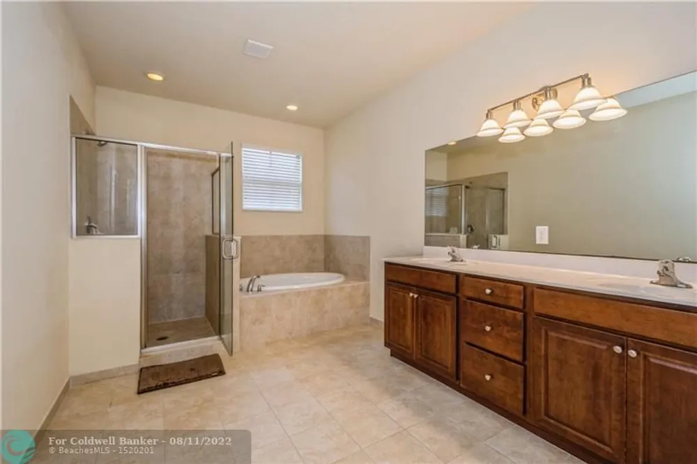 8452 Lake Majesty Ln, Parkland, FL 33076