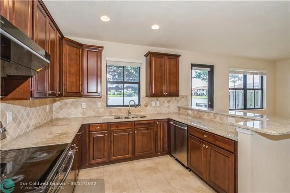 8452 Lake Majesty Ln, Parkland, FL 33076