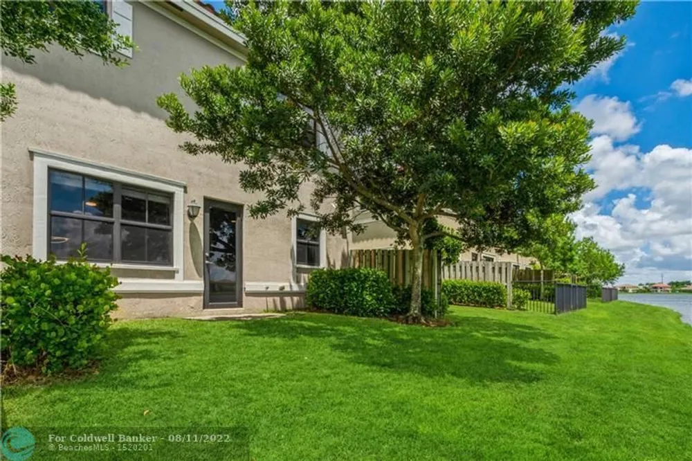 8452 Lake Majesty Ln, Parkland, FL 33076