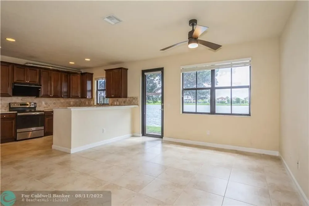 8452 Lake Majesty Ln, Parkland, FL 33076