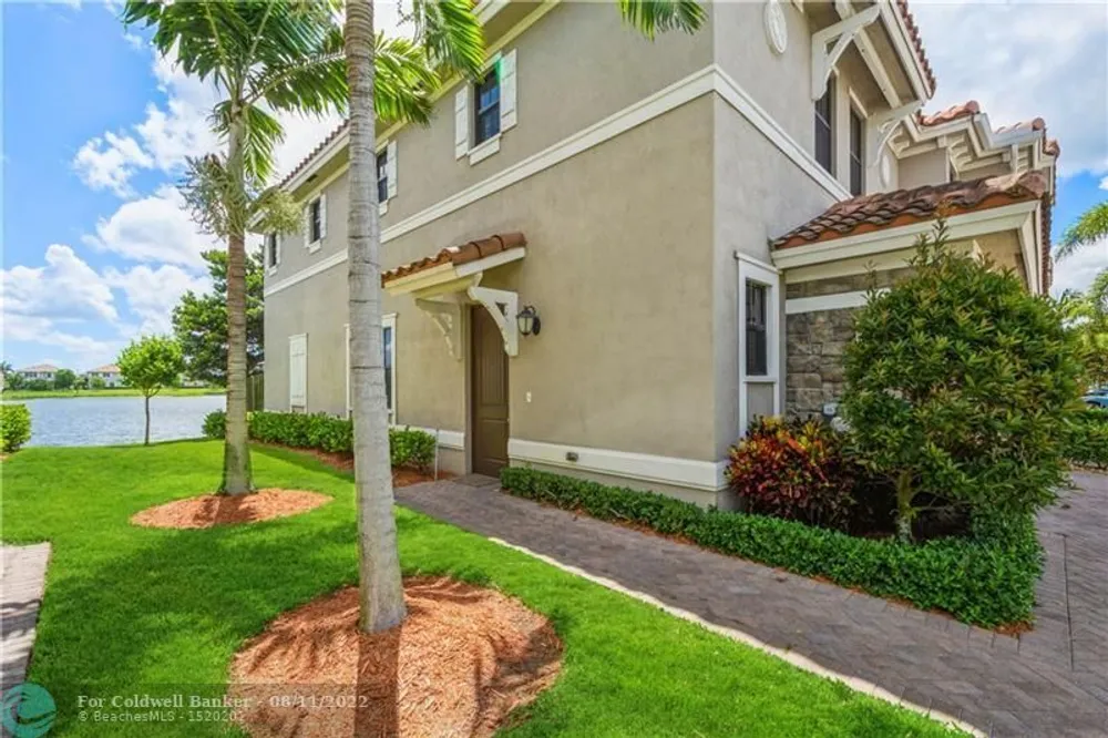 8452 Lake Majesty Ln, Parkland, FL 33076
