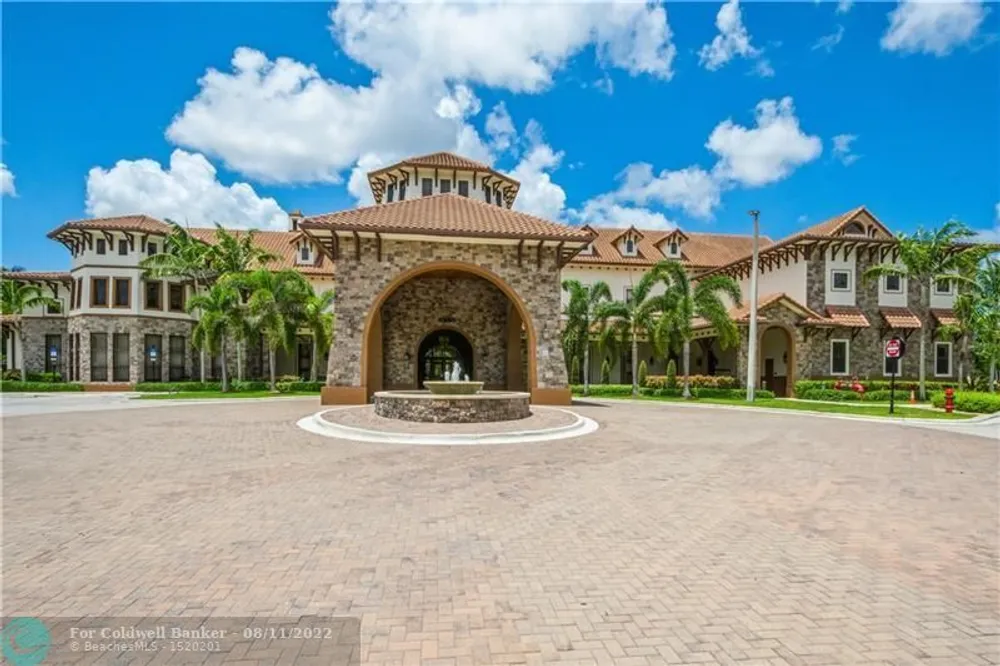 8452 Lake Majesty Ln, Parkland, FL 33076