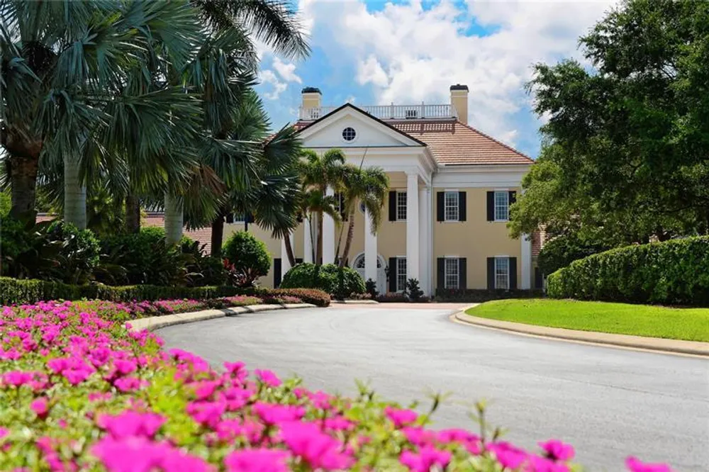 97 Sugar Mill Dr, Osprey, FL 34229