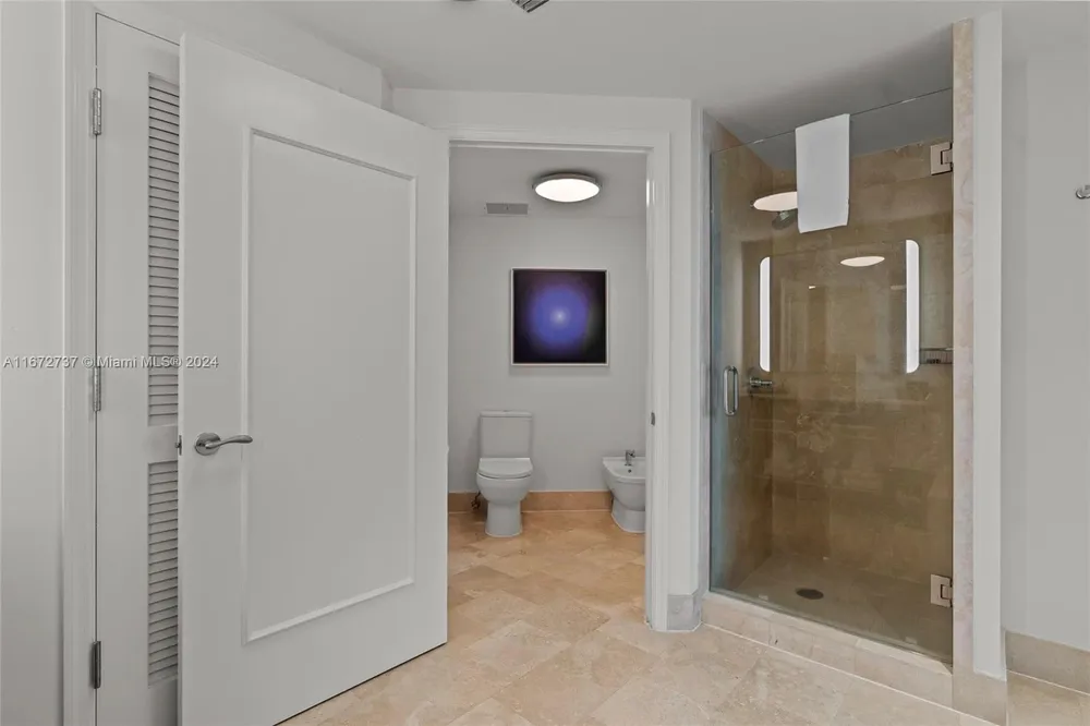 4401 Collins Ave, Miami Beach, FL 33140