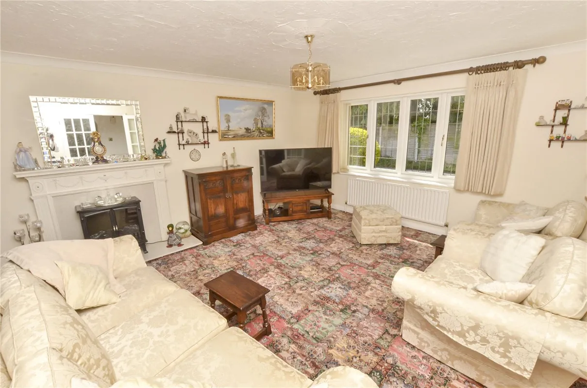 Oakhurst Road, West Moors, Ferndown, Dorset, BH22