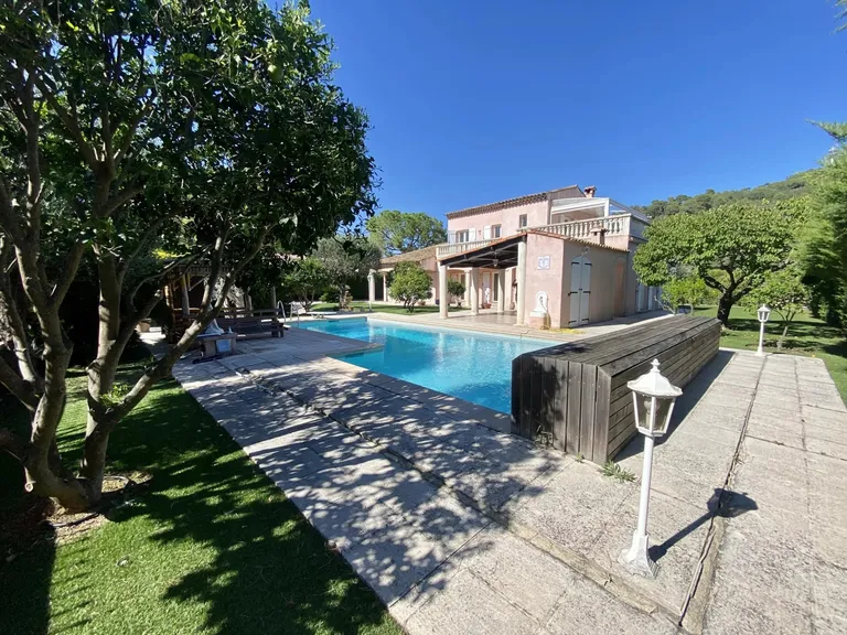 Villefranche-sur-Mer (Vinaigrier), 06230, France
