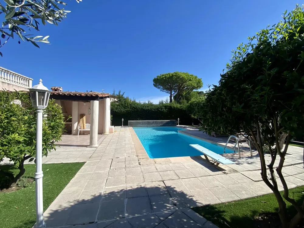 Villefranche-sur-Mer (Vinaigrier), 06230, France