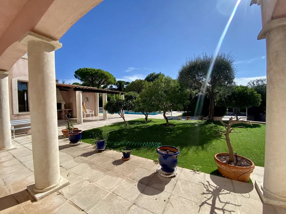 Villefranche-sur-Mer (Vinaigrier), 06230, France
