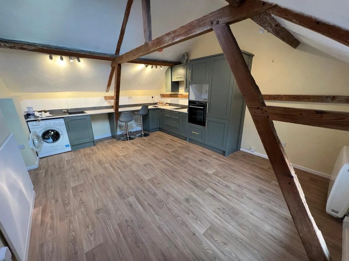 THE BARN FLAT, MANOR FARM, BRANSTON, VALE OF BELVOIR