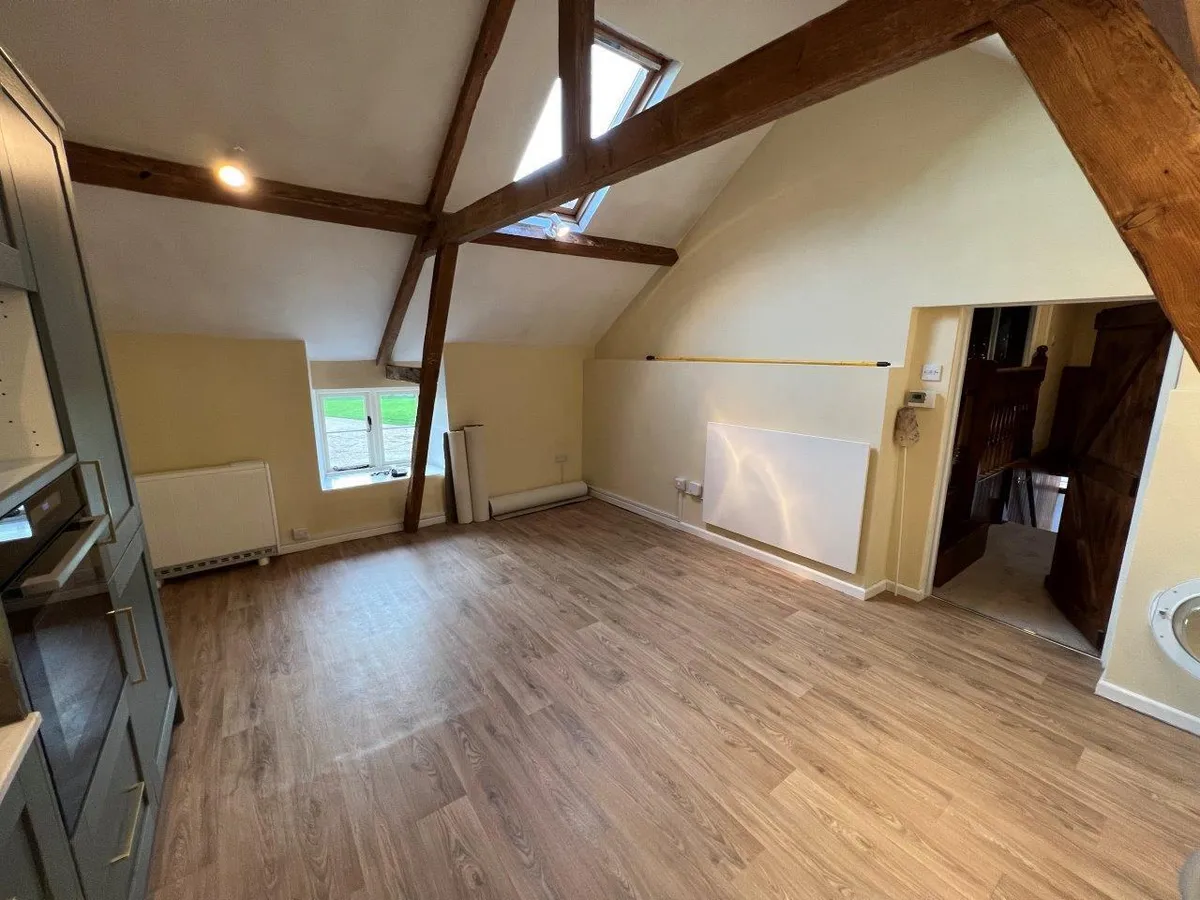 THE BARN FLAT, MANOR FARM, BRANSTON, VALE OF BELVOIR