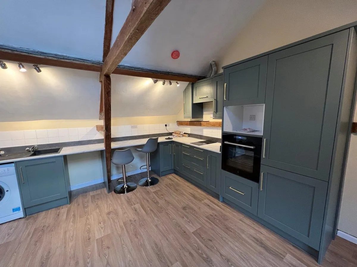 THE BARN FLAT, MANOR FARM, BRANSTON, VALE OF BELVOIR