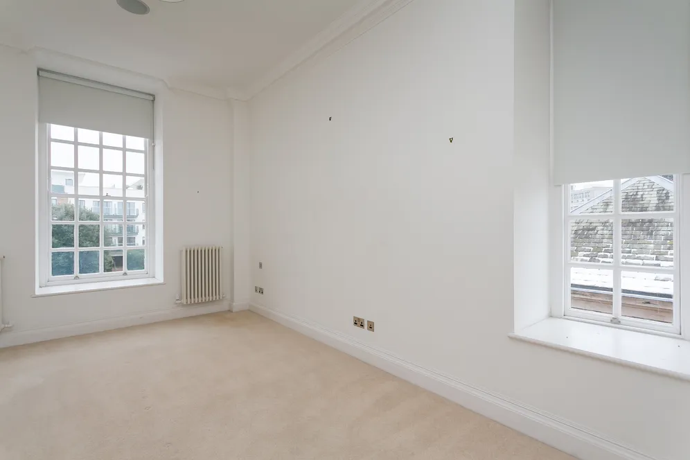 Vitali Close, London, SW15 photo 10