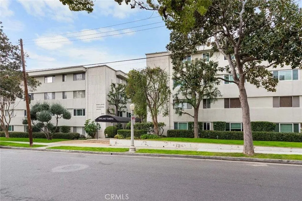 395 S Oakland Ave, Pasadena, CA 91101