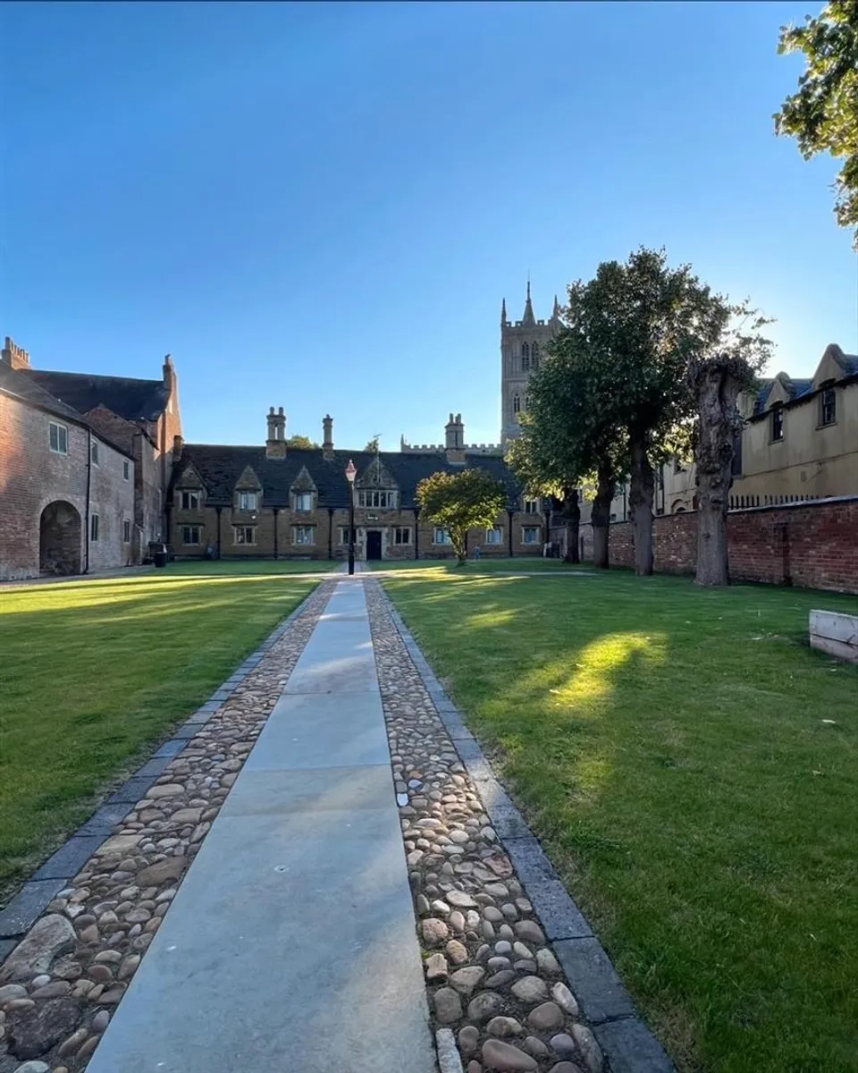 HUDSONS ALMSHOUSE, BEEBYS YARD, BURTON STREET, MELTON