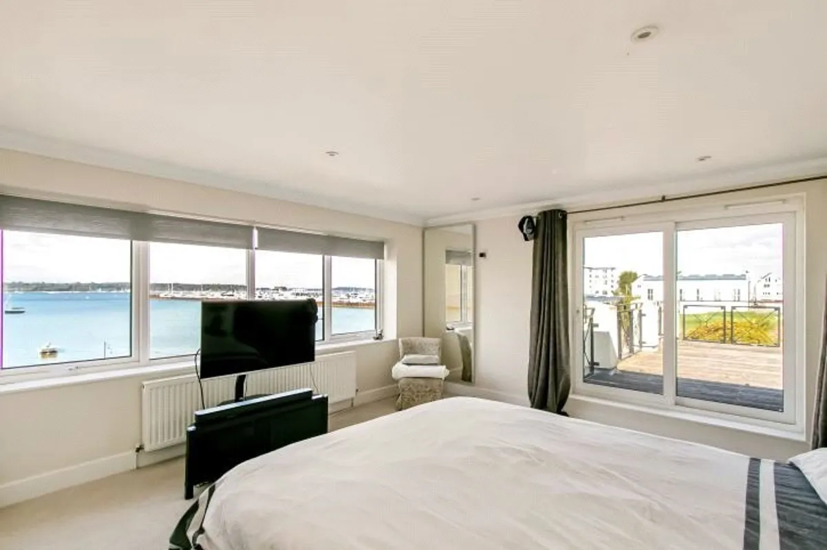Gardens Road, Lilliput, Poole, Dorset, BH14