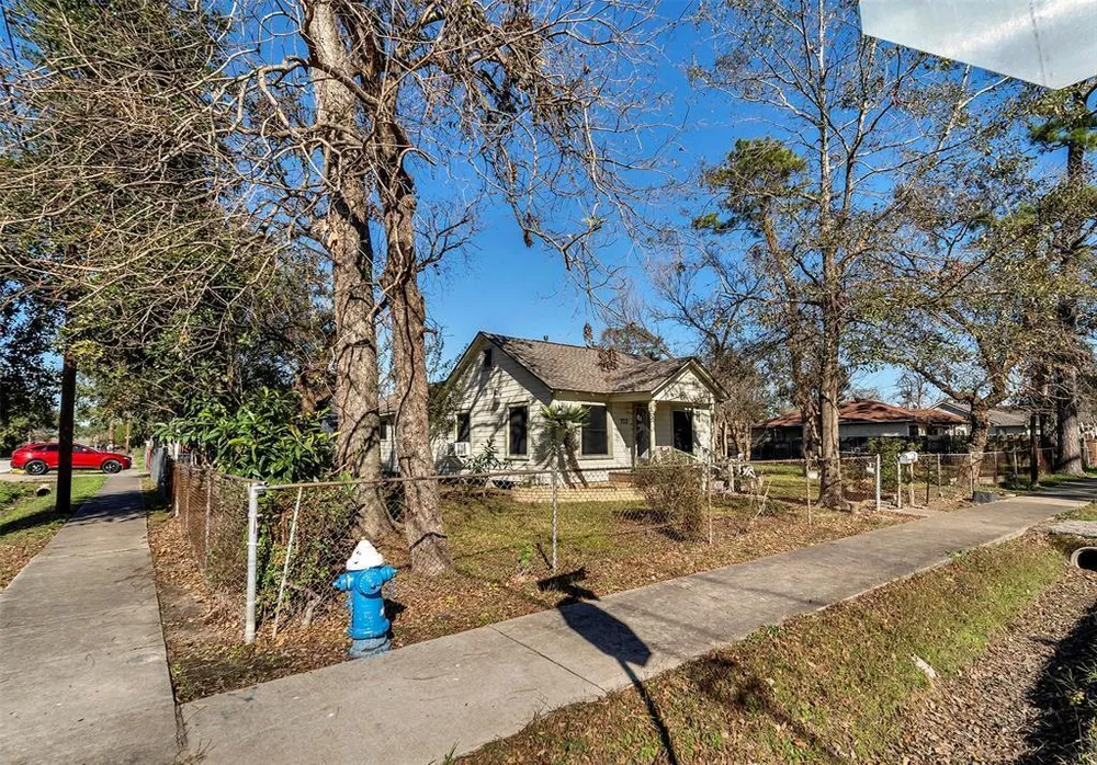 713 Firnat St, Houston, TX 77022