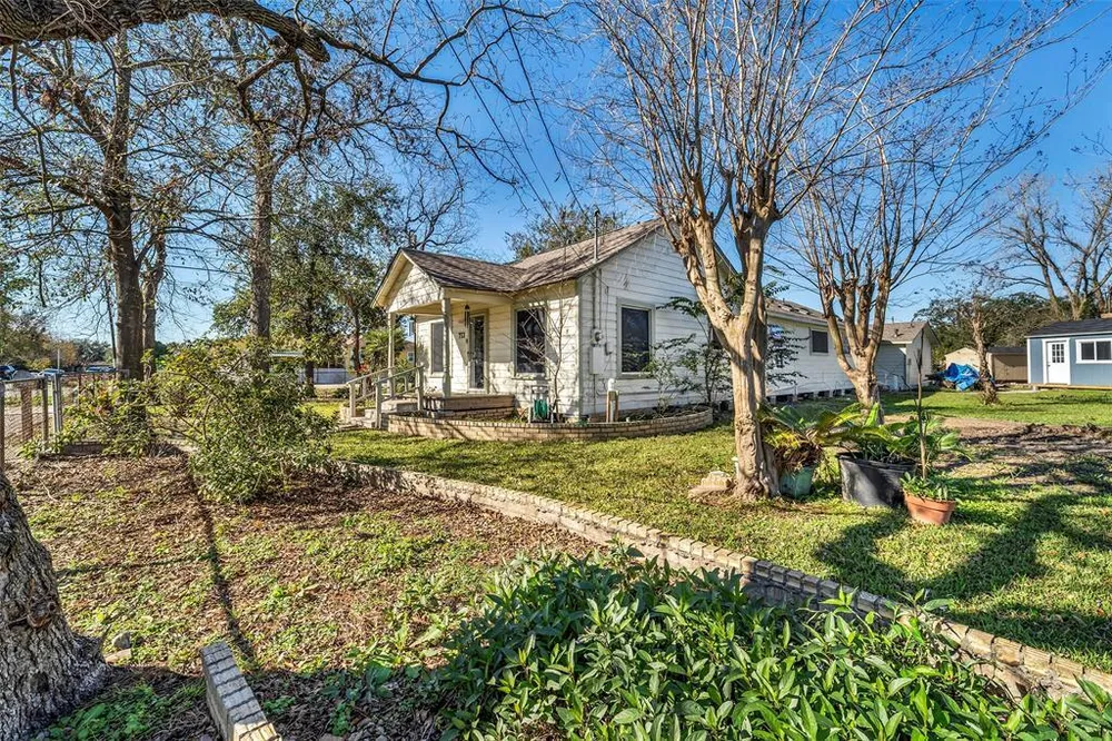 713 Firnat St, Houston, TX 77022