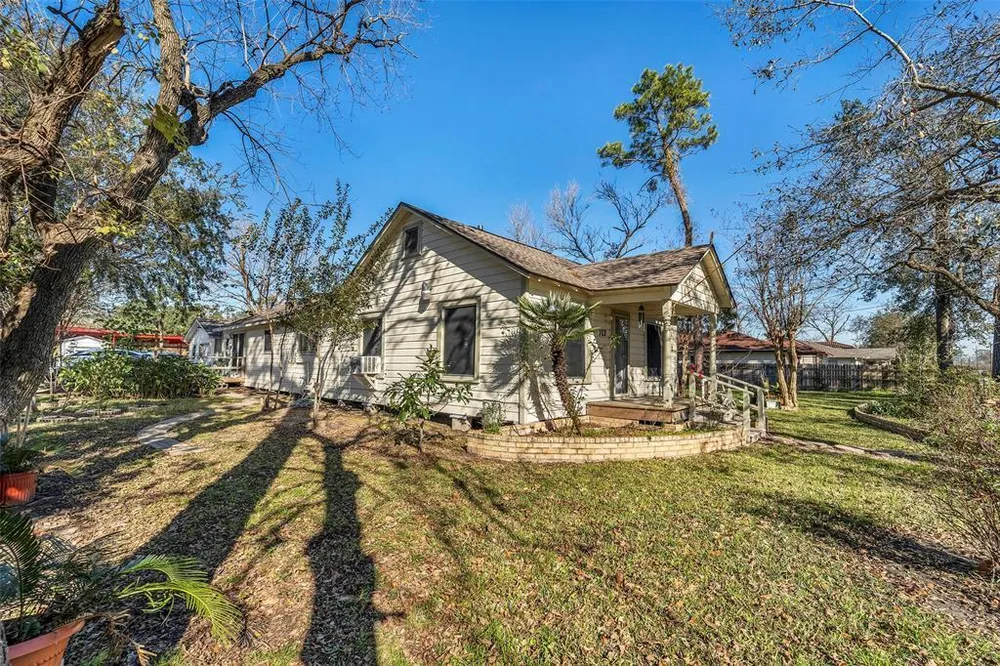 713 Firnat St, Houston, TX 77022