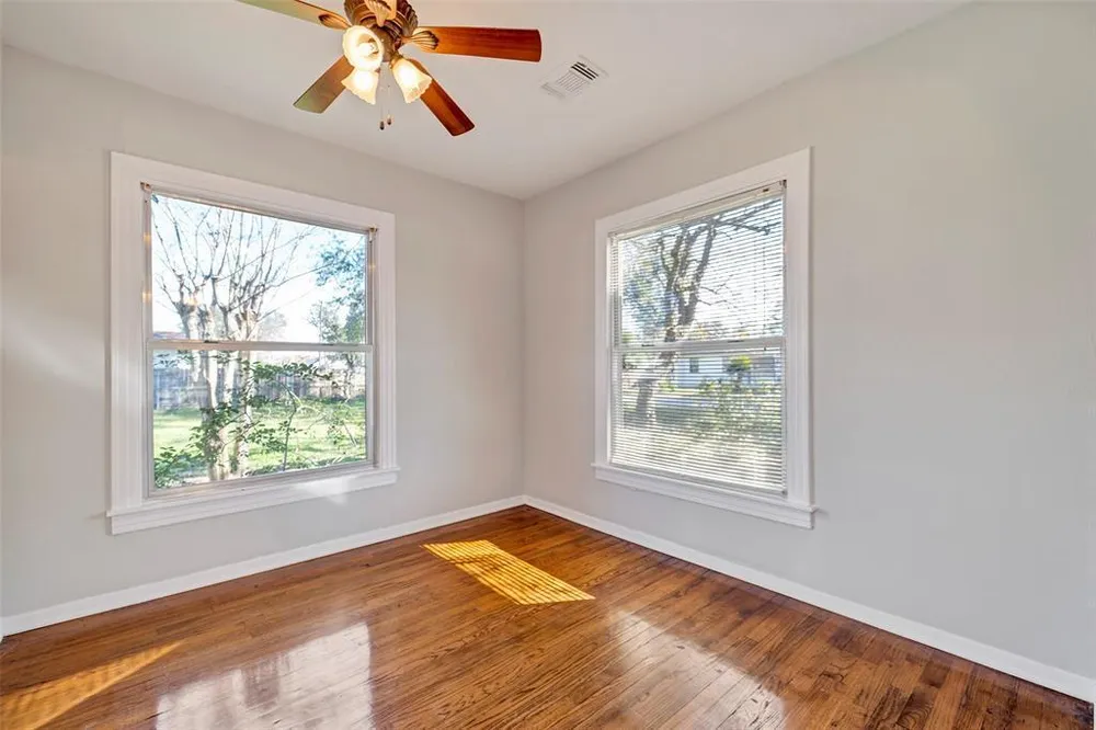 713 Firnat St, Houston, TX 77022