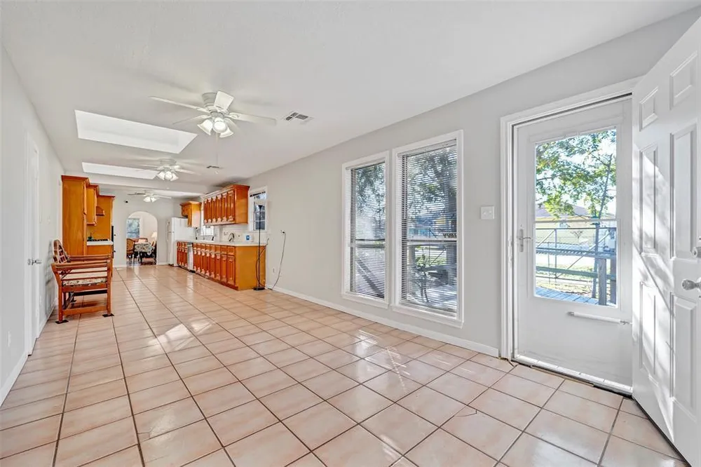713 Firnat St, Houston, TX 77022
