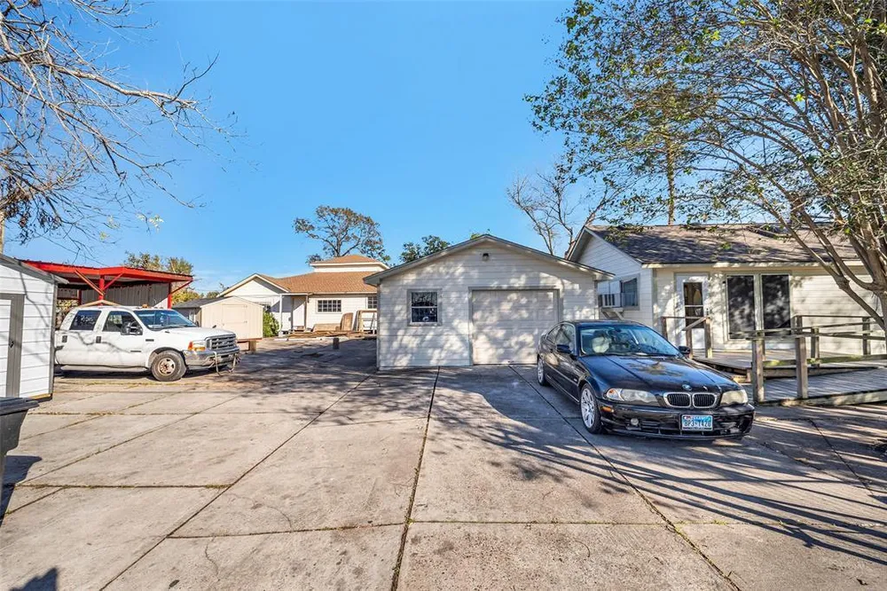 713 Firnat St, Houston, TX 77022