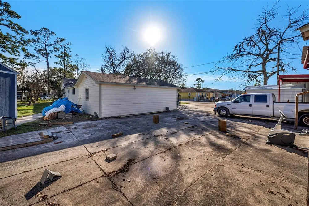713 Firnat St, Houston, TX 77022
