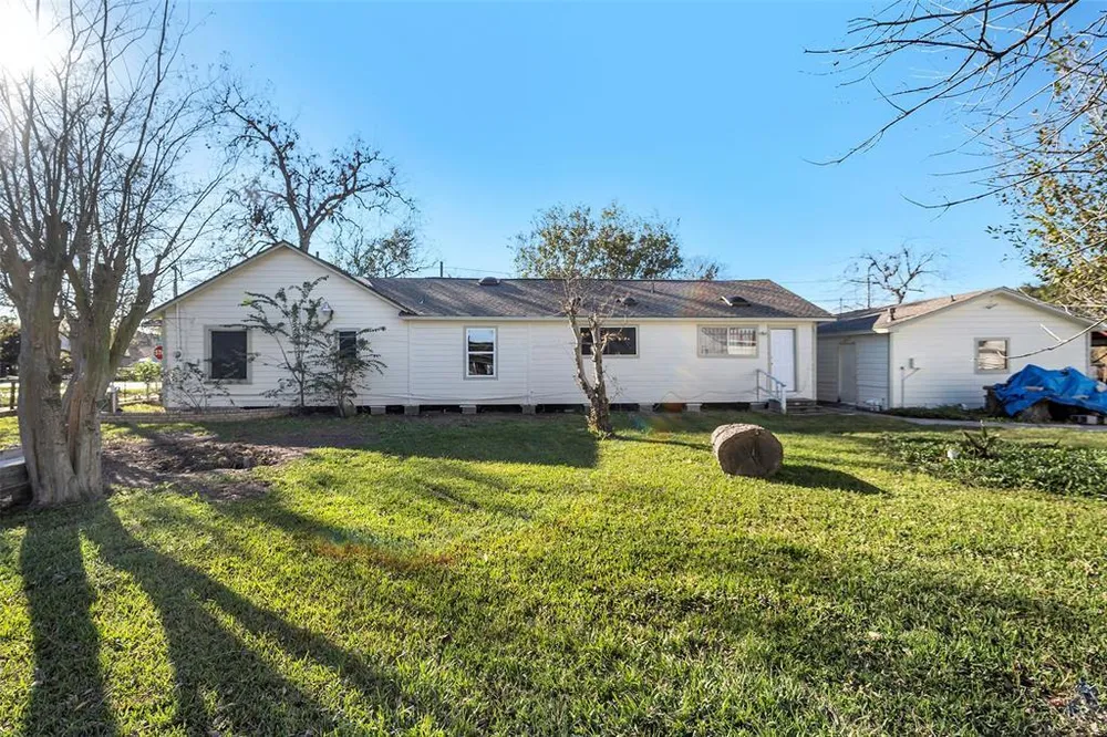 713 Firnat St, Houston, TX 77022