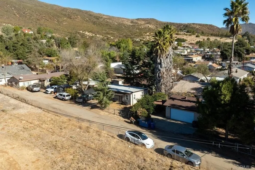 1347 Hillcrest Dr, Alpine, CA 91901