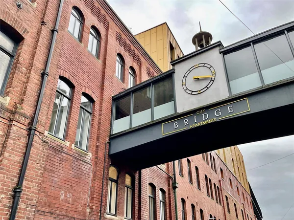 City Bridge Apartments, Glovers Court...